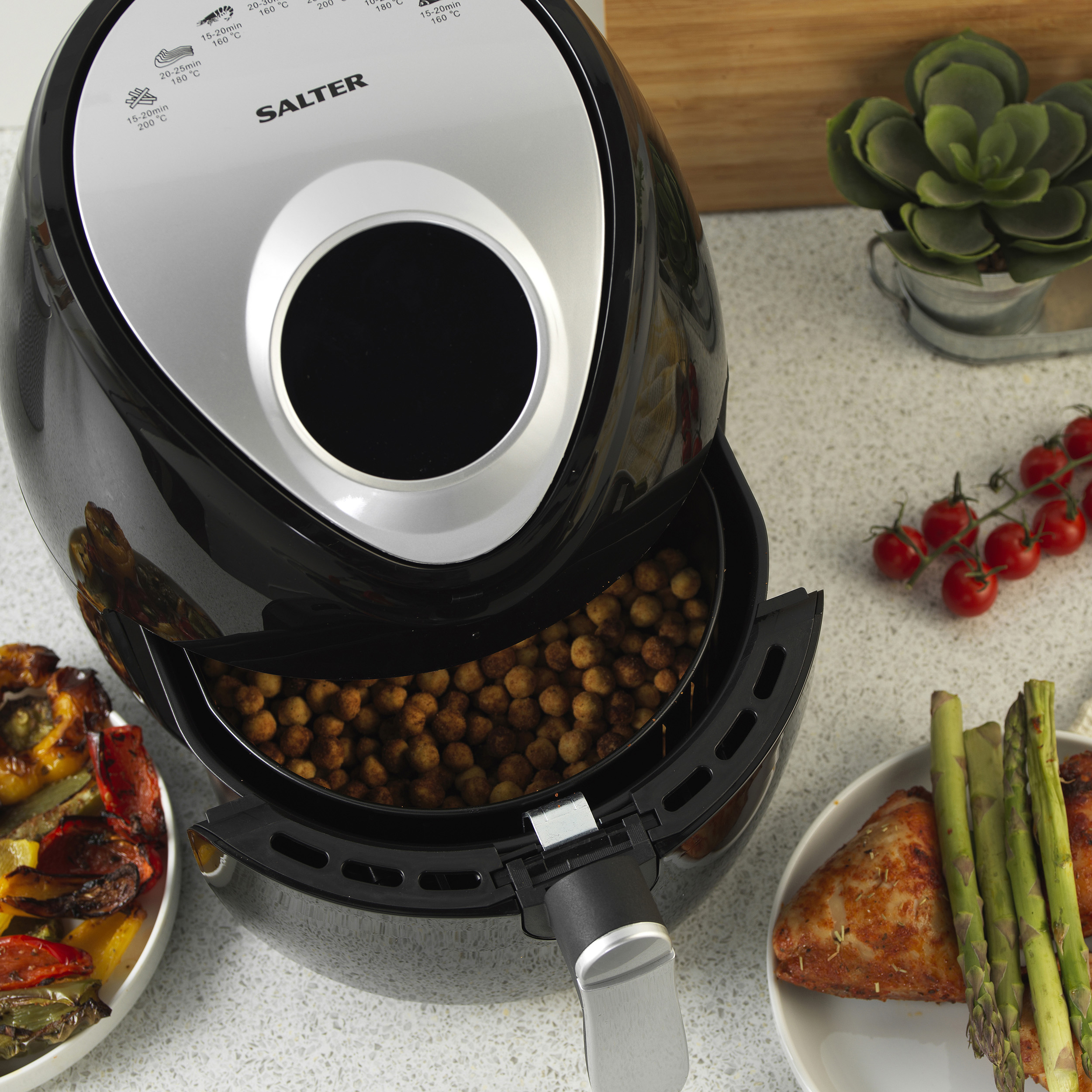 4.5 Litre Digital Hot Air Fryer on a kitchen worktop